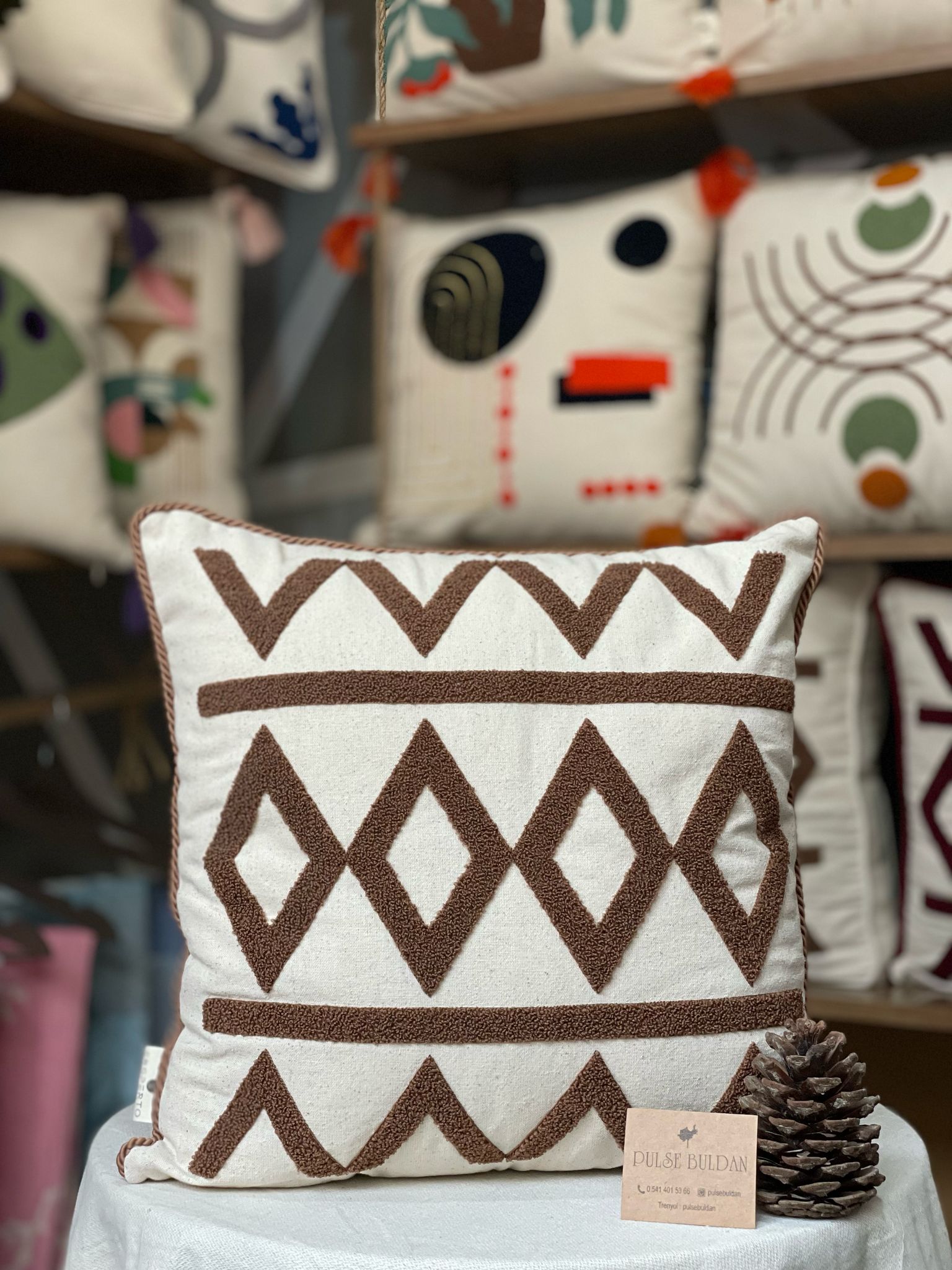 GEOMETRİ TEMALI KIRLENT